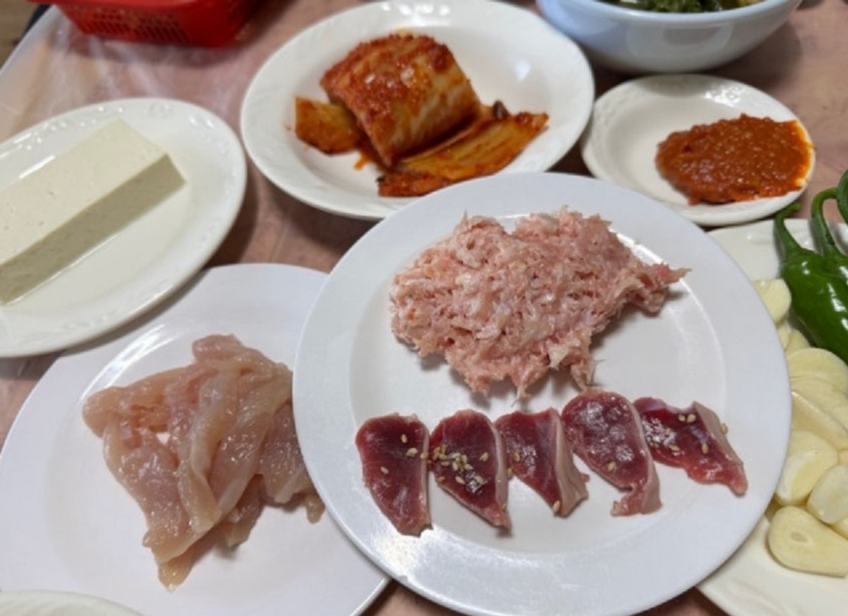 한국인의밥상-해남-닭코스-요리-닭육회