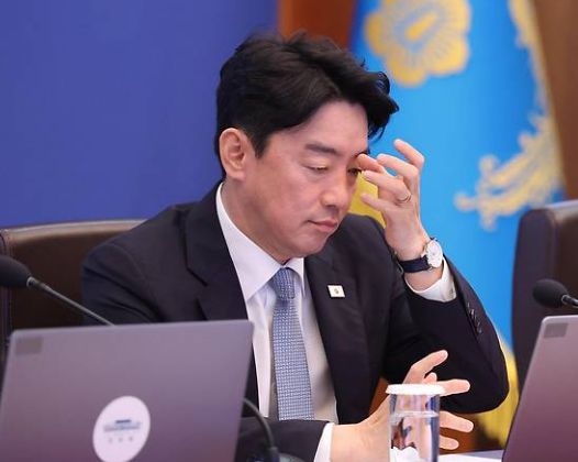 강훈식 비서실장 사의