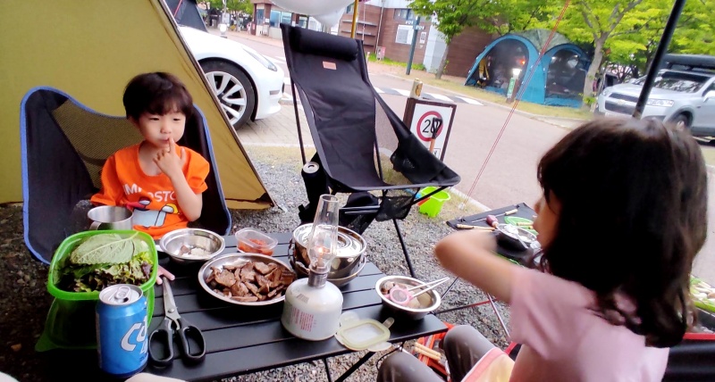 고기와 함께 먹는 든든한 저녁식사