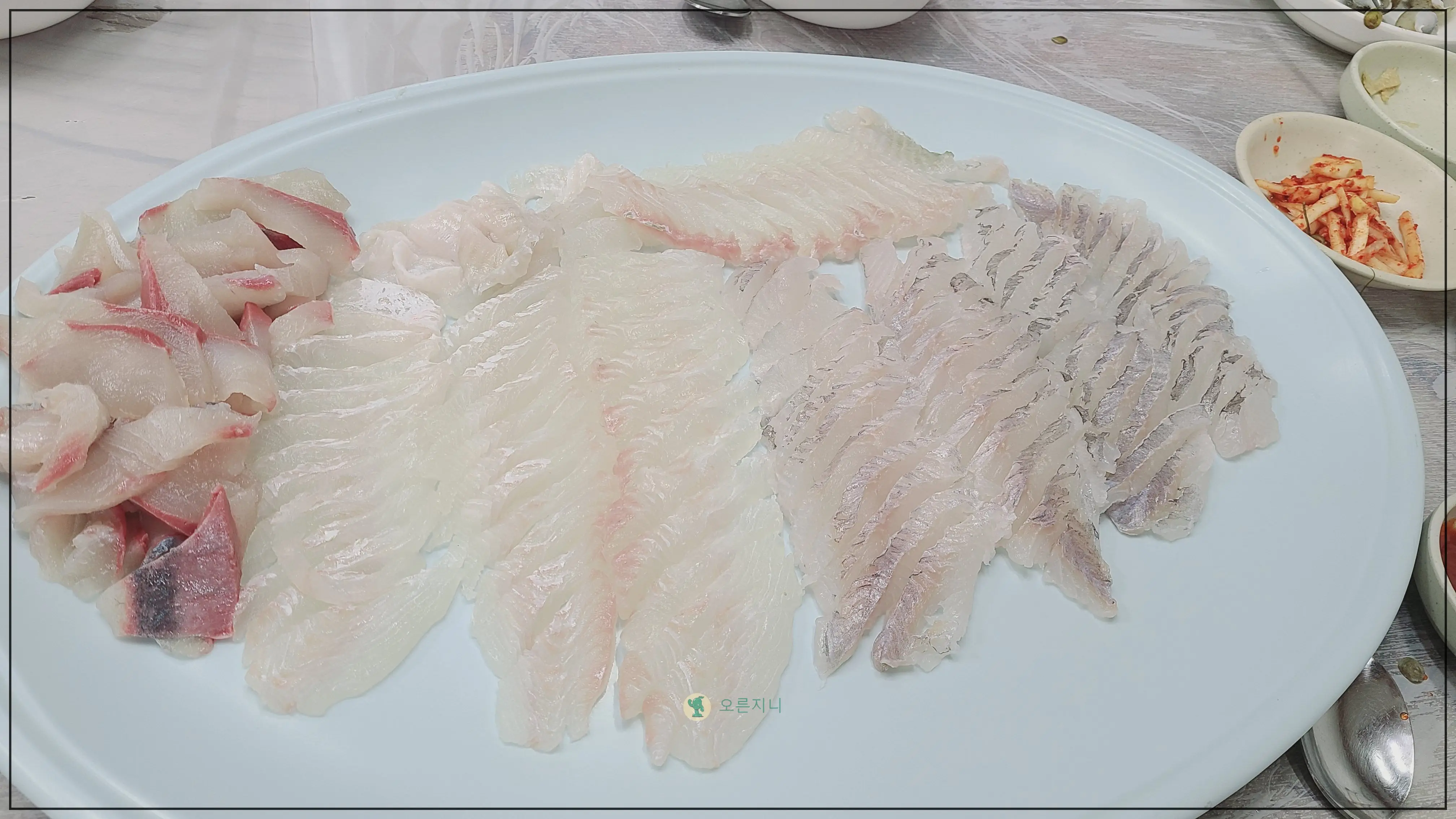 묵호항-풍어회도매센터-상차림-광어-우럭-회