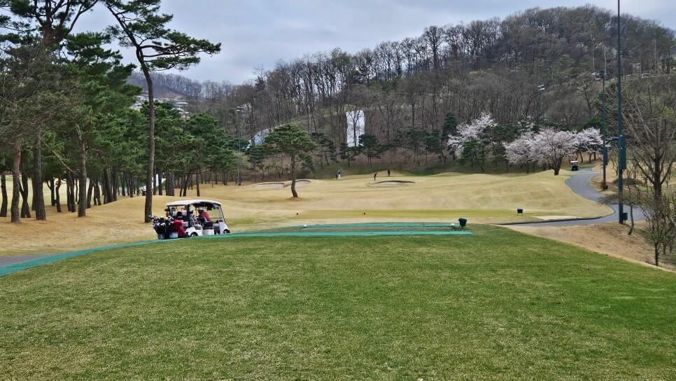 골프장 경험담 청주 세레니티cc 단순한 골프장이 아니라&amp;#44; 자연과 설계&amp;#44; 건축이 어우러진 공간 미학의 산물 완벽에 가까운 골프장