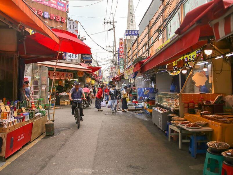 6시 내고향 서울 송파구 새마을전통시장, 떡갈비, 수구레, 닭강정 맛집