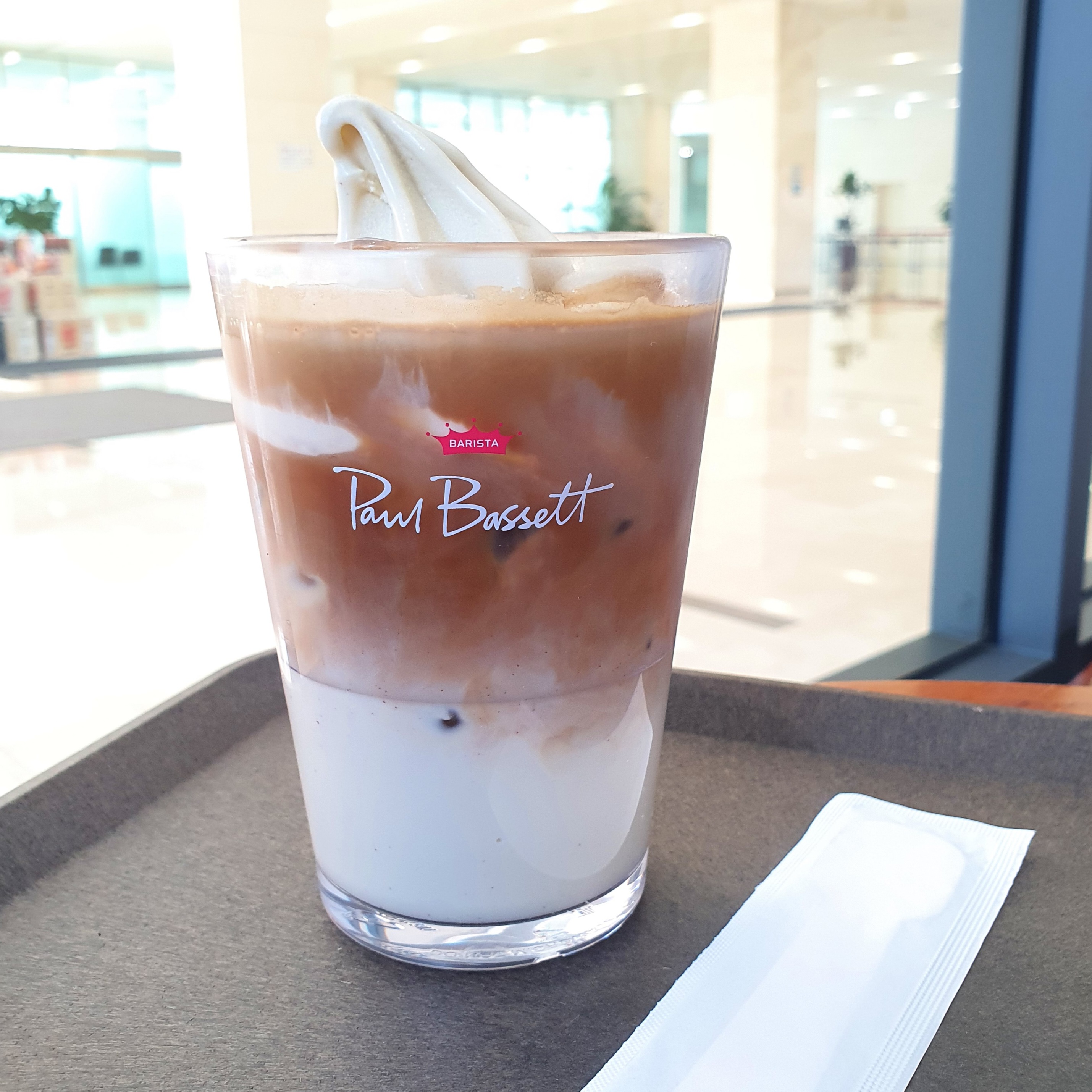 폴바셋-피스타치오-아이스크림-오트-카페라떼