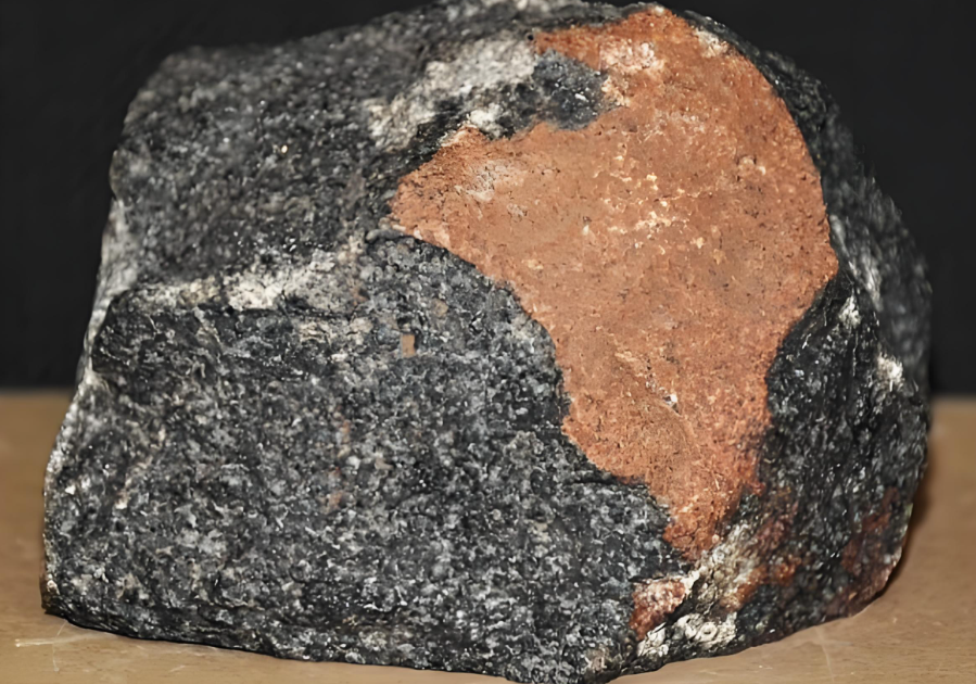 평온석(Tranquillityite)