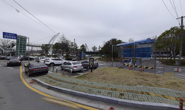 물금역 주차장 입구