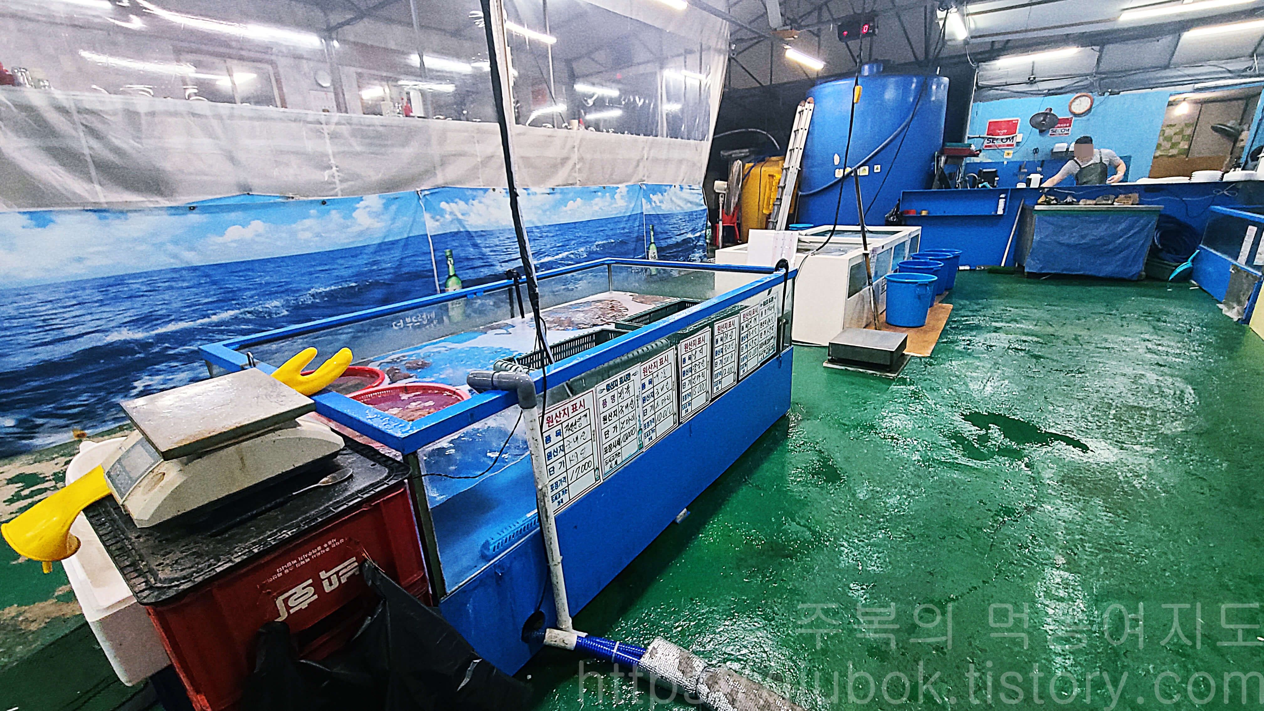 인천-작전동-싱싱활어-종합어시장-내부-수조