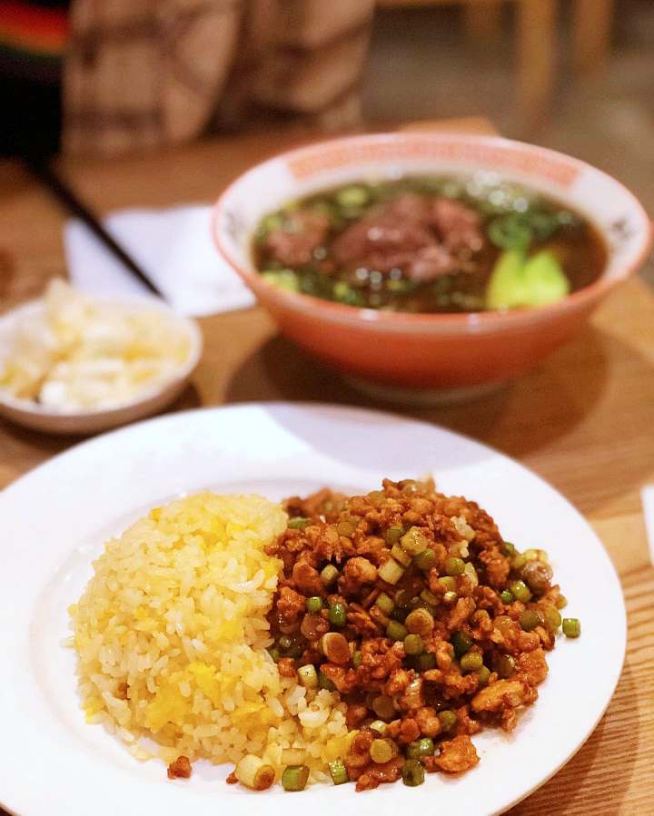 생활의달인 대만식 볶음밥 & 홍콩식 홍합볶음 달인 불향 가득 비법 고추가루 양념장 신촌 중식당 은둔식달 오늘 방송 맛집 정보