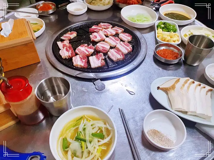 토요일은 밥이좋아 군포 당동 된장박이 삼겹살 맛집 생삼겹 통삼겹 된장에 넣어 숙성 나만 알고싶은 현지인 추천 토밥 좋아 방송정보