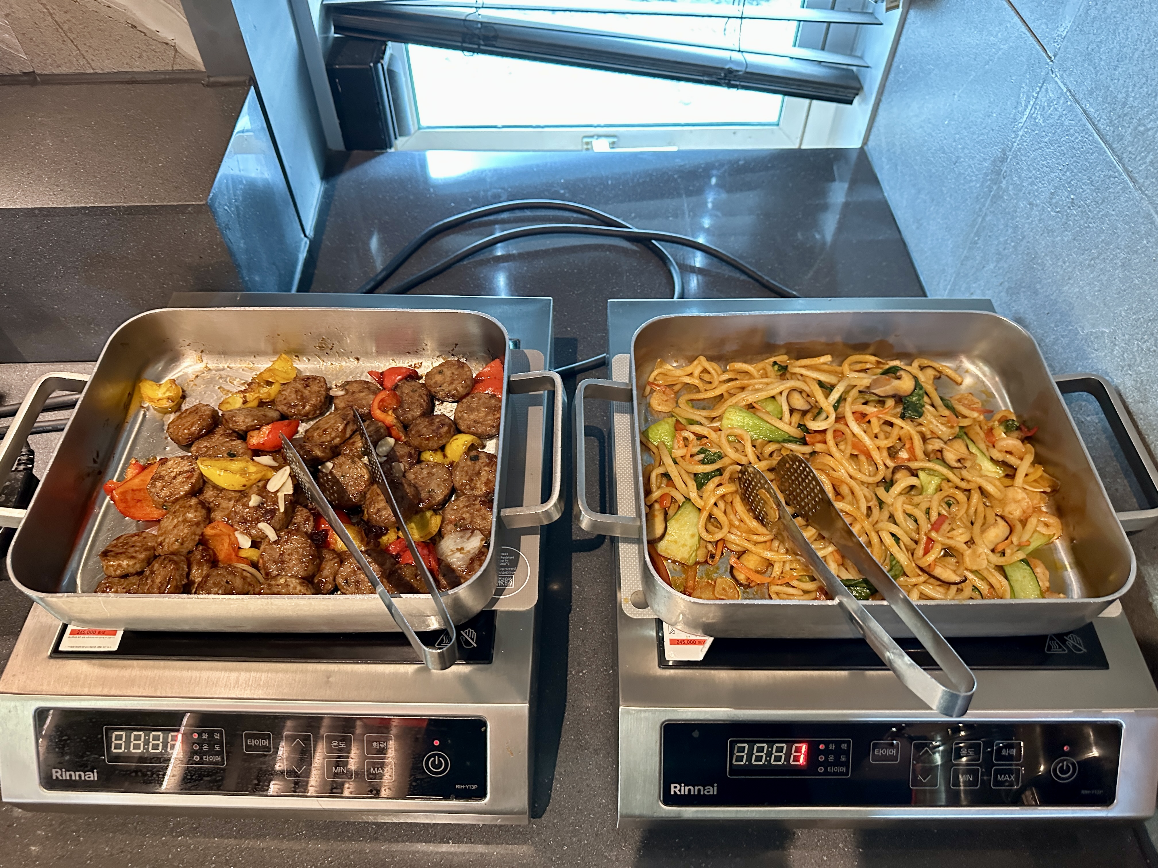 양양 디그니티 호텔 조식 볶음우동