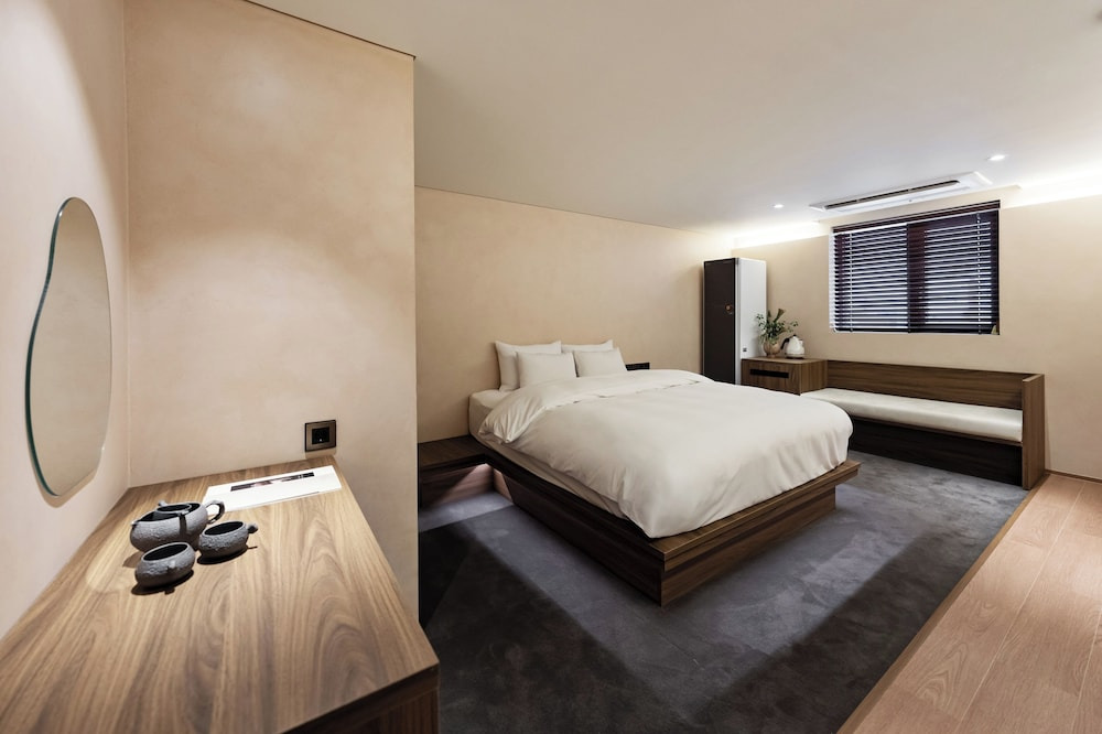 잠실 오로시에 관광호텔 특가! 신상 부티크 호텔 완전정복 (루프탑수영장+사운드바+스마트시스템 총정리)