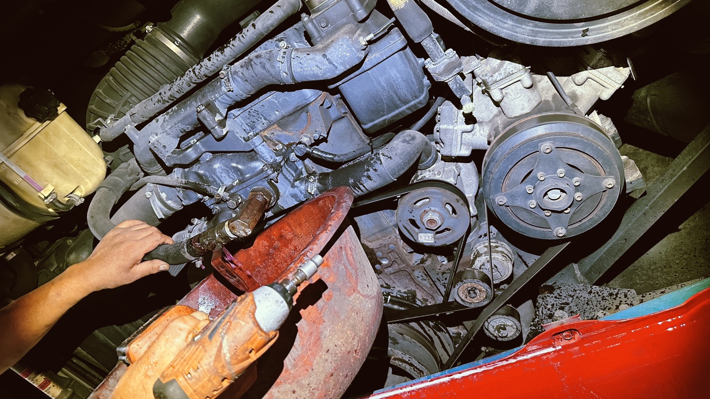 냉각수 또~~ 누수되다..