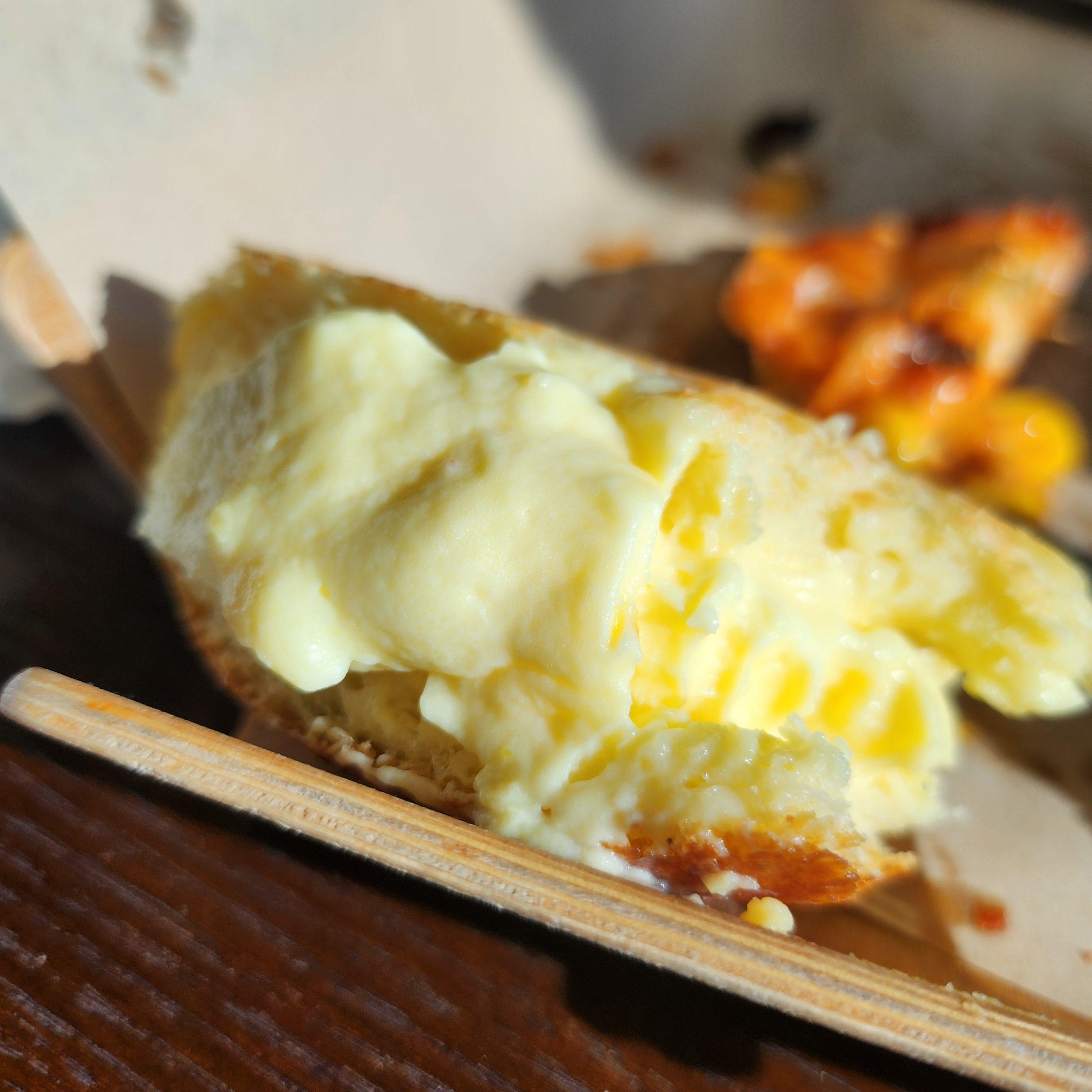 더엠브로시아-카페-옥수수빵