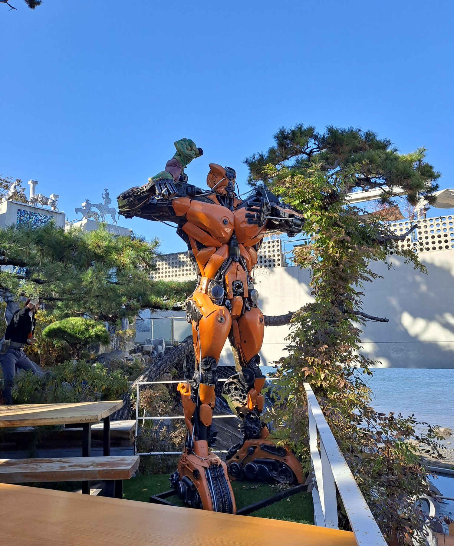 스페인마을 범블비와 헐크