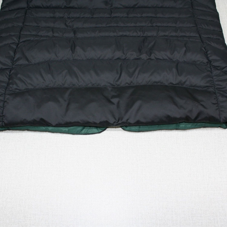 대체 원단으로 덧댐 수선이 완료된 사진