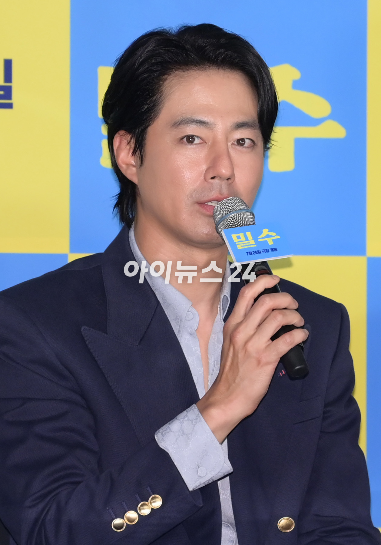 배우 조인성이 18일 오후 서울 CGV용산아이파크몰에서 열린 영화 &#39;밀수&#39;(감독 류승완) 언론시사회에 참석하고 있다. [사진=정소희 기자]