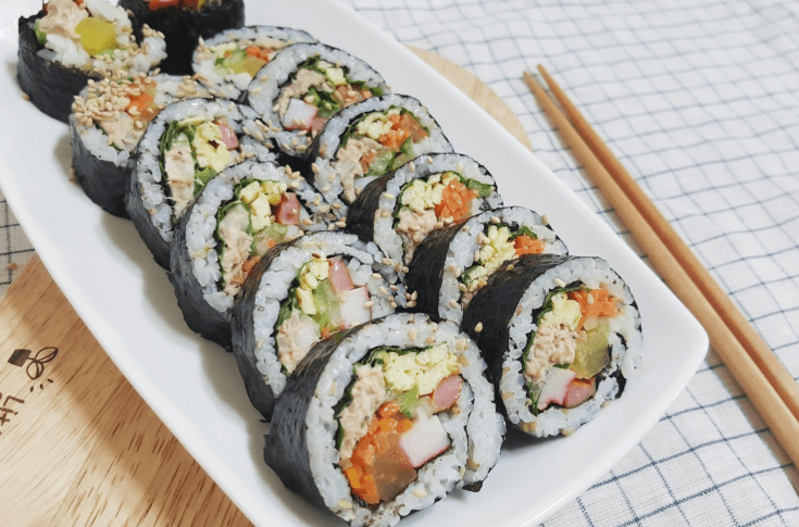 참치김밥 먹음직스러운 참치 넣은 김밥