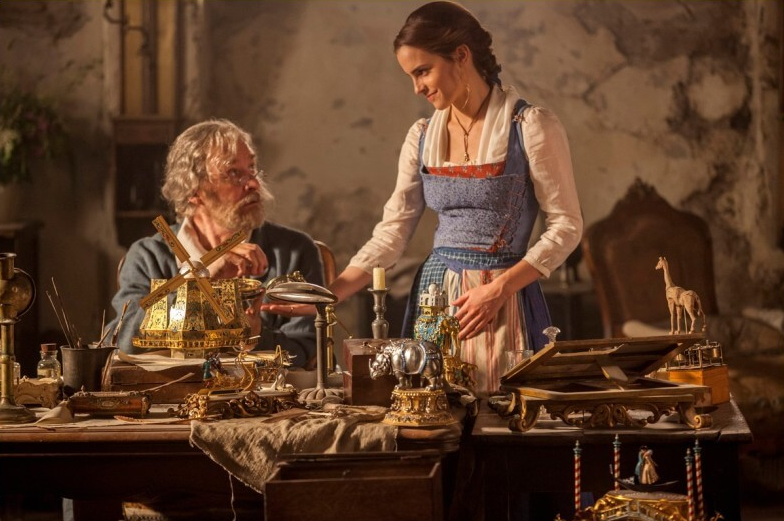 영화-미녀와-야수-스틸컷