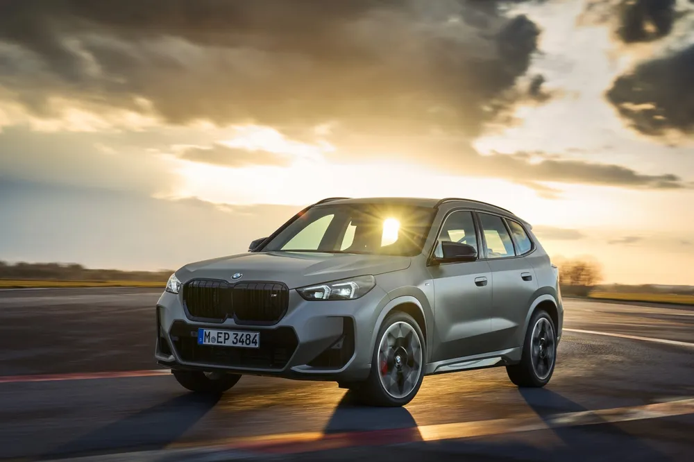 BMW X1과 iX1 비교 분석 대표 이미지