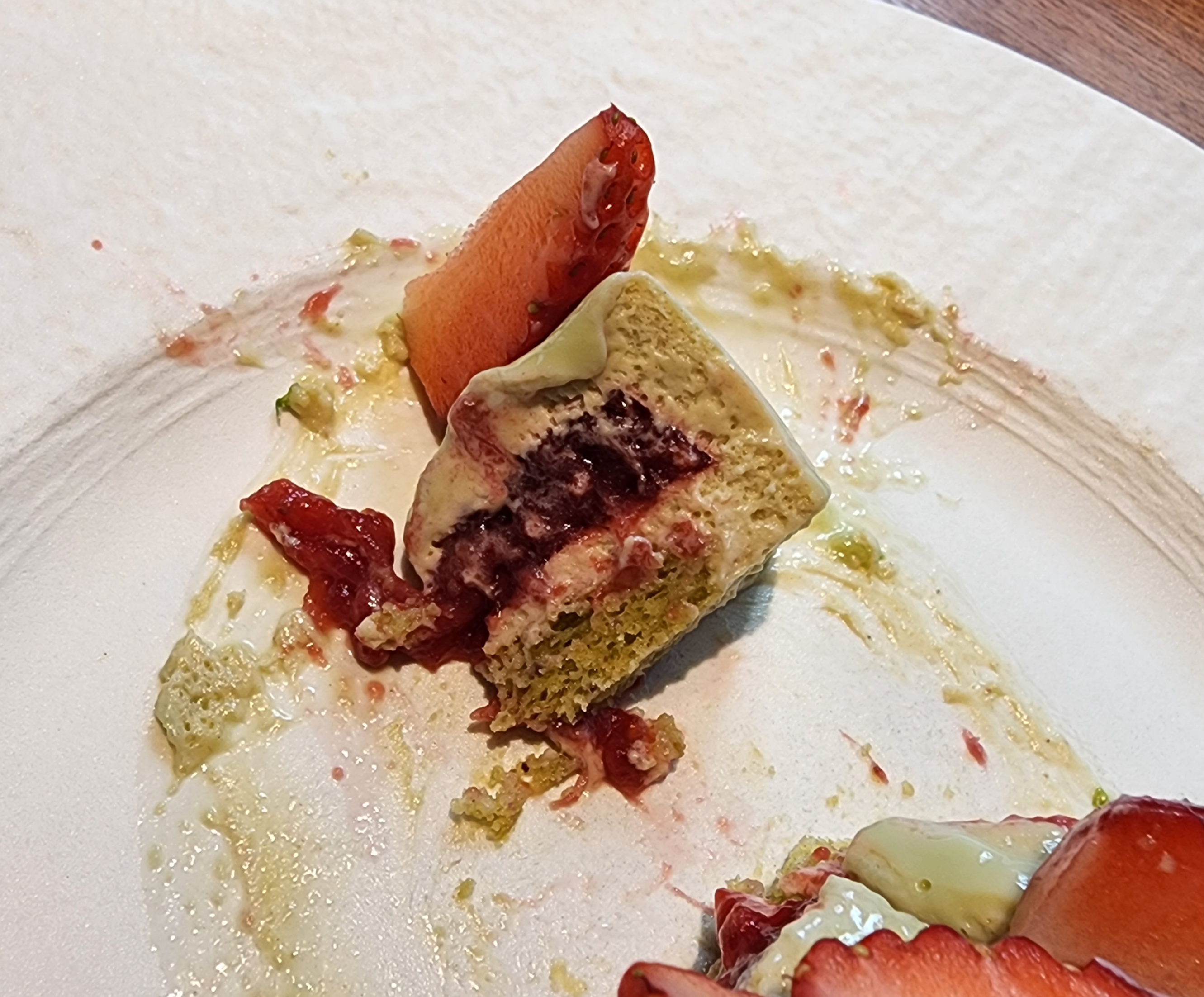 흐비지떼_피스타딸기