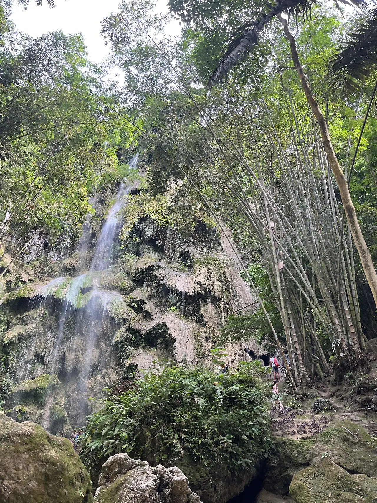 투말록 폭포 전경