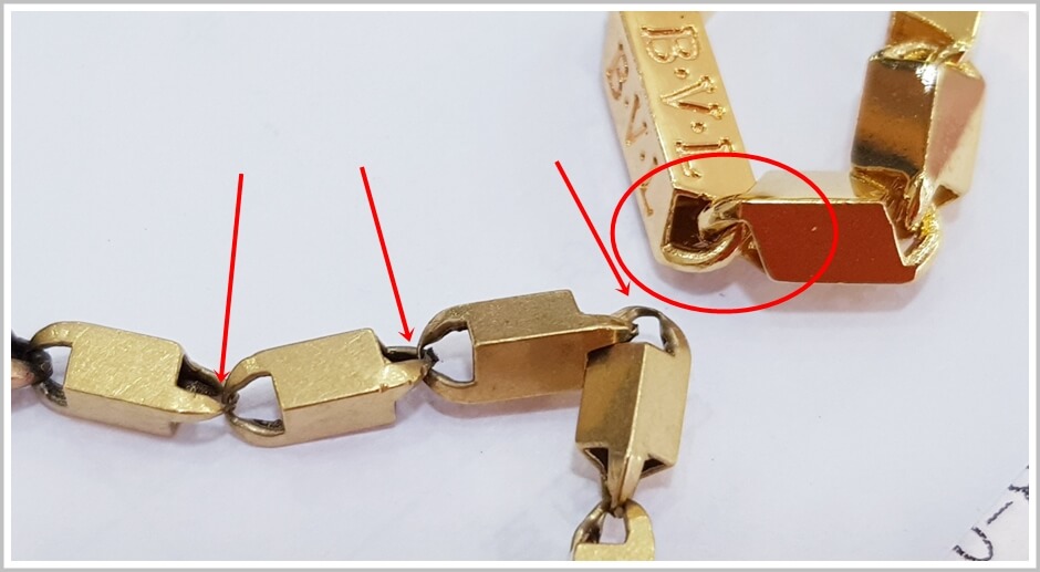 목걸이 수리 : 연결부분이 심하게 닳은 모습