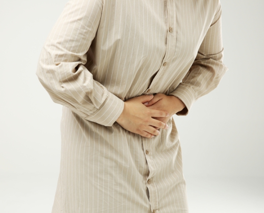 여자 왼쪽 아랫배 통증