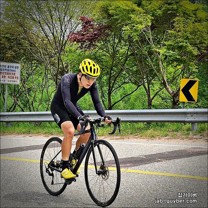오클리 죠브레이커 노란색 커스텀 완성 착용 사진