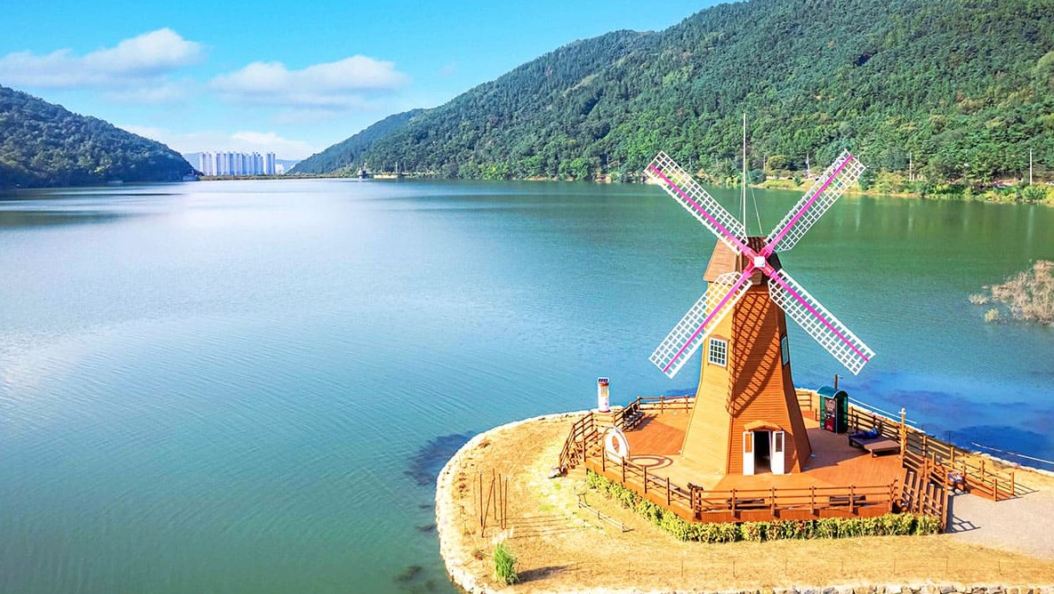 옥연지 송해공원