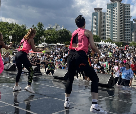 운동하는 서울광장