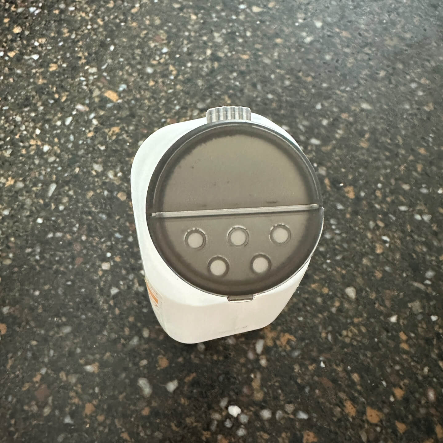 누런옷 하얗게 하는 방법