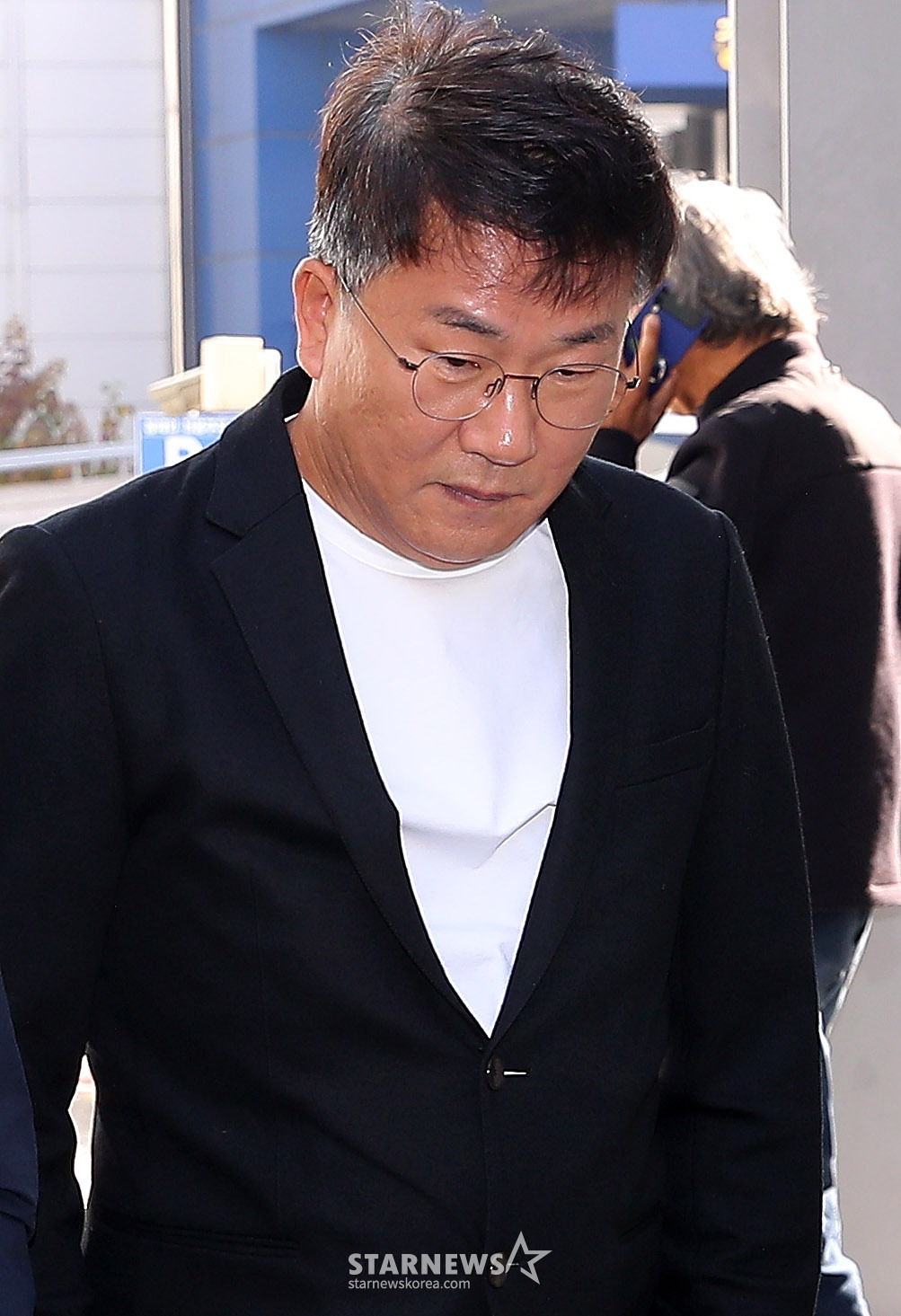 2차 공판을 위해 법원에 나온 유영재의 이미지