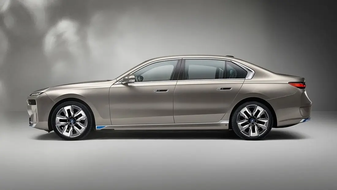 BMW i7 가격 실구매가 모의견적 제원 옵션 카탈로그 내부 색상 디자인 인테리어 전기차 지원금 총정리