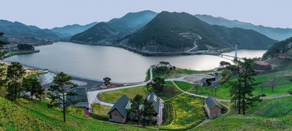 출처-지라산치즈랜드 공식홈페이지 구례 지리산 치즈랜드 수선화 실시간 4월 국내여행 추천