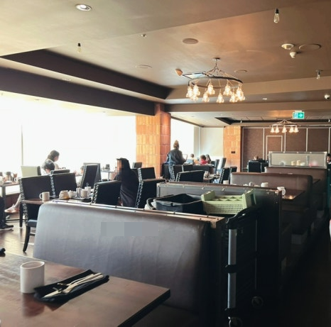 Breakfast dining area at Niagara Falls Marriott Fallsview Hotel