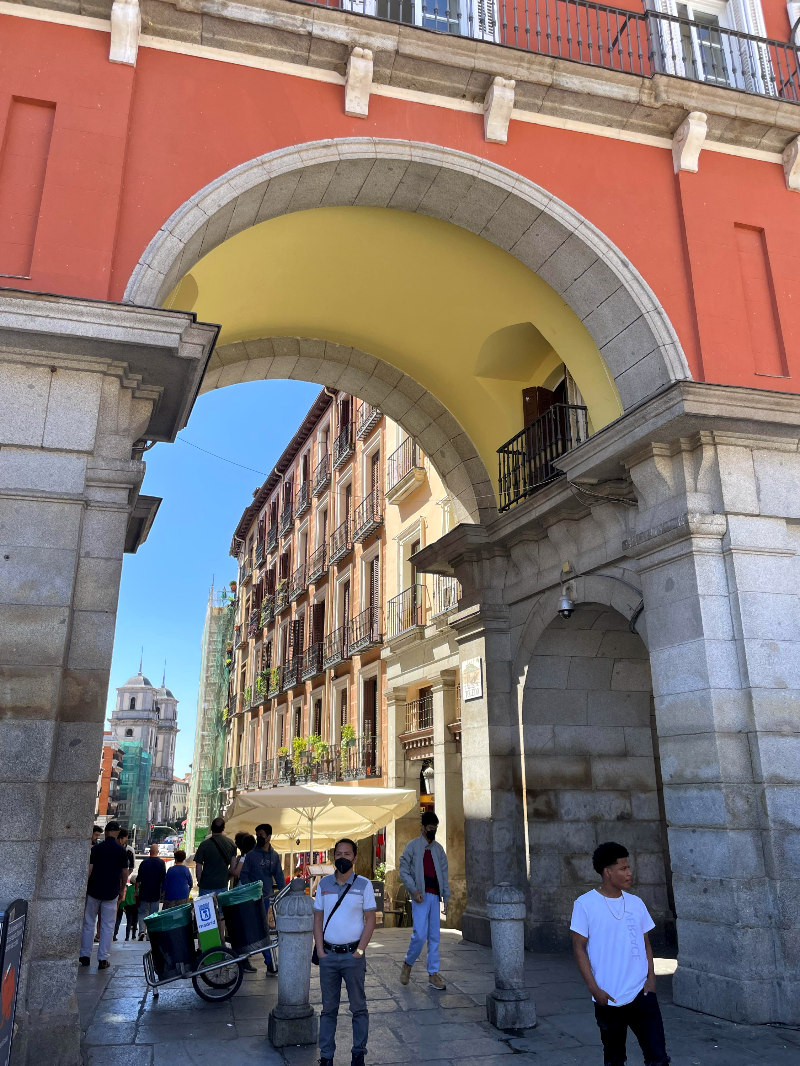 마요르 광장 아치문2