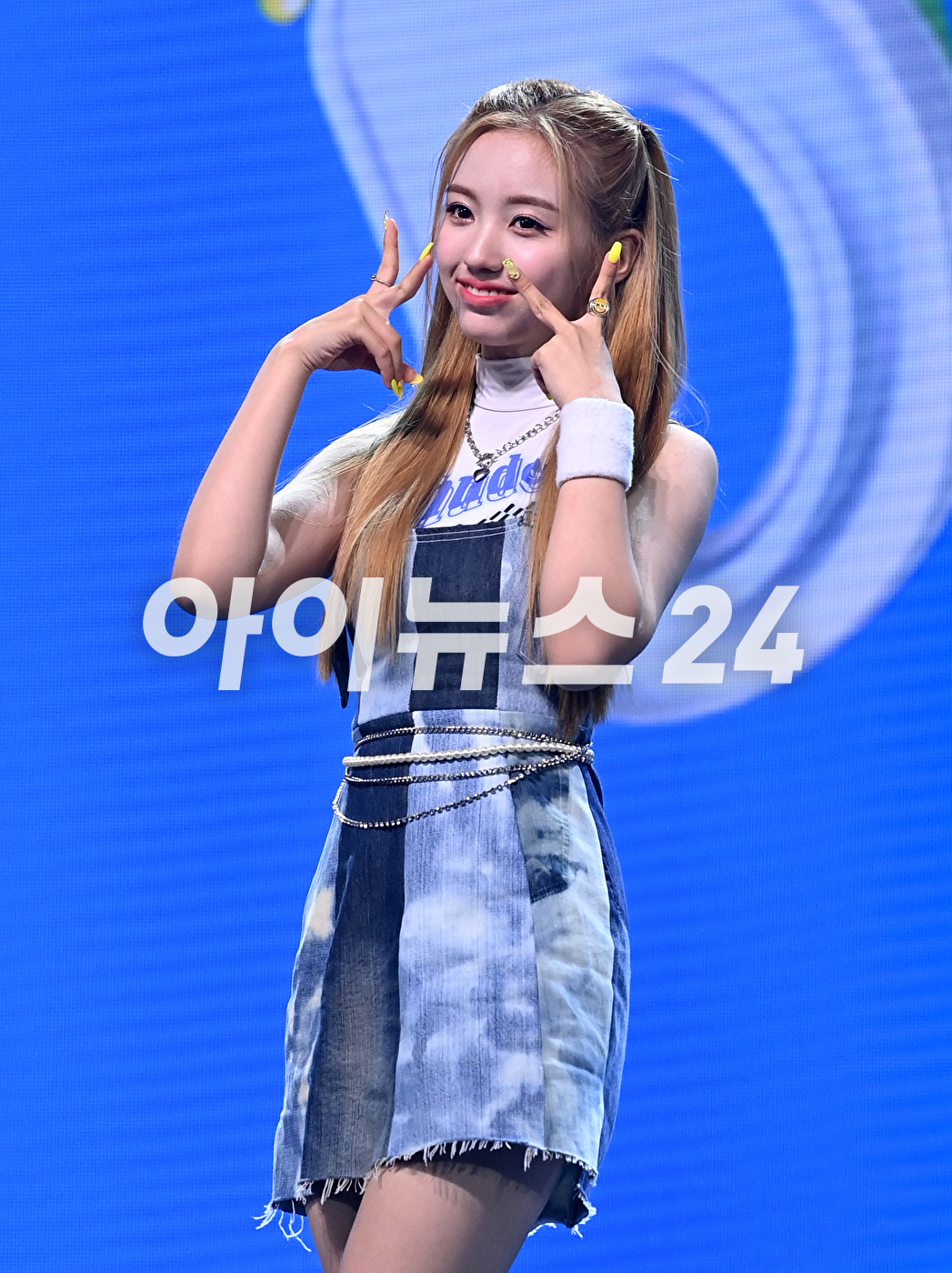 룹 케플러 강예서가 20일 오후 서울 광진구 광장동 예스24라이브홀에서 열린 두 번째 미니앨범 'DOUBLAST' 발매 기념 쇼케이스에 참석해 포즈를 취하고 있다. [사진=김성진 기자]