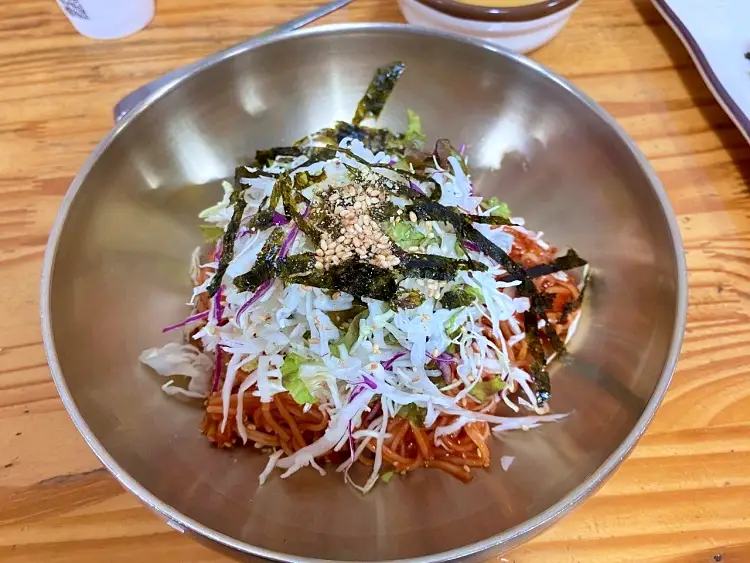 제209회 놀라운토요일 놀토 헤이즈 & 청하 가오리회 비빔국수 맛있는 국숫집 부산 구포시장 추천 맛집 소개