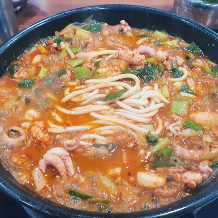 부산 맛집 추천 생방송투데이 월 매출 1억 5천 52년 전통 조방 낙지 낙곱새 오늘방송 소문의 맛집