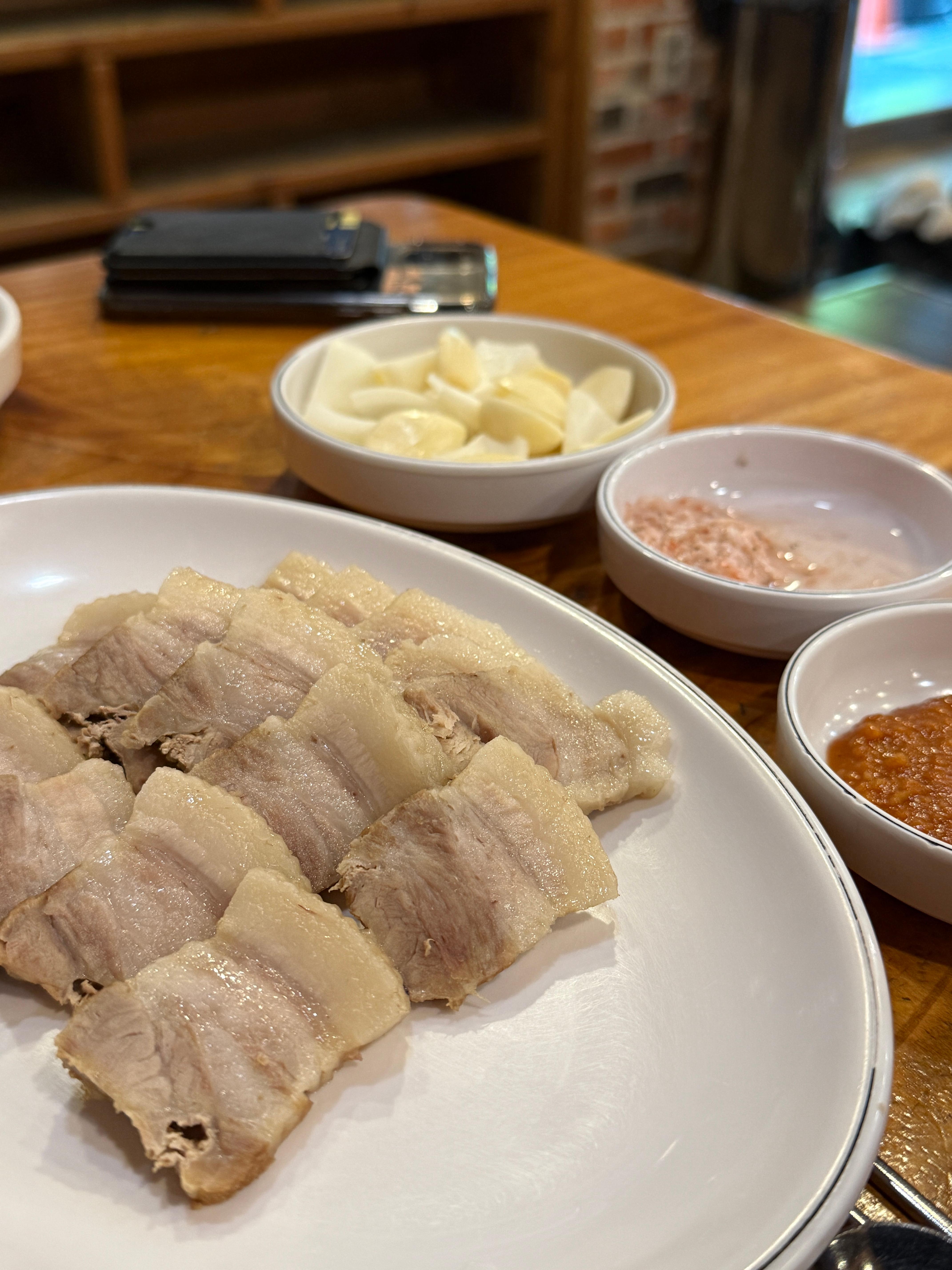 김화칼국수 수육