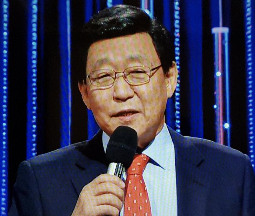 김동건 진행