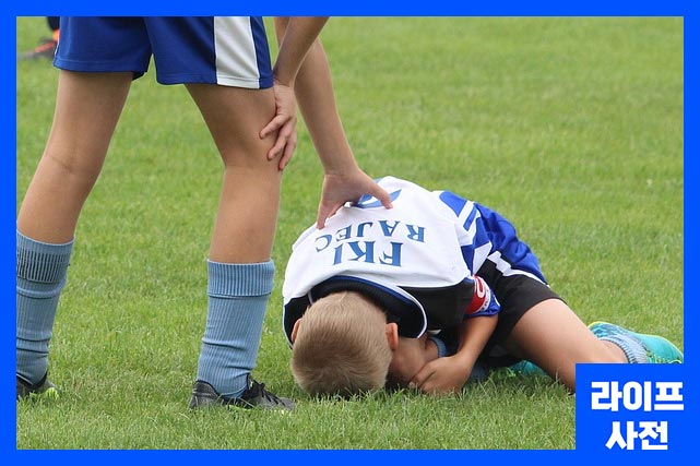 훈련 중 반복적으로 무릎을 사용해서 발생하는 외상성 부상은 무릎 통증 원인