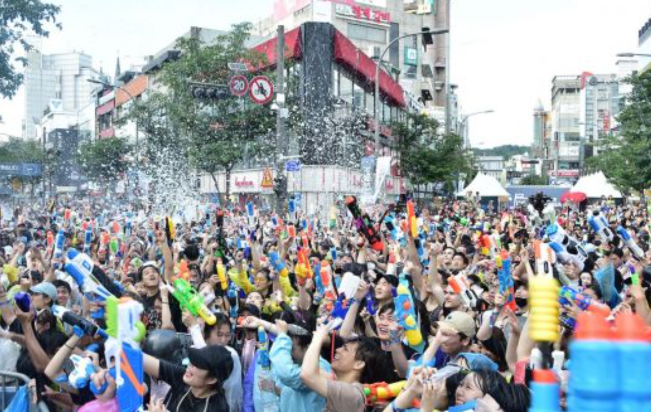 아이와 함께 즐기기 좋은 물놀이 축제 관련 사진