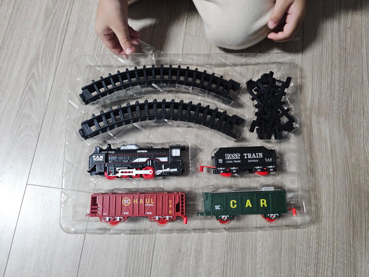 건전지로 움직이는 레일 기관차