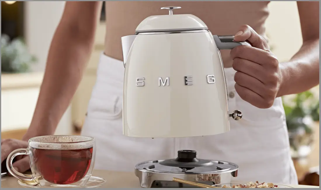 스메그 전기포트 박스 구성