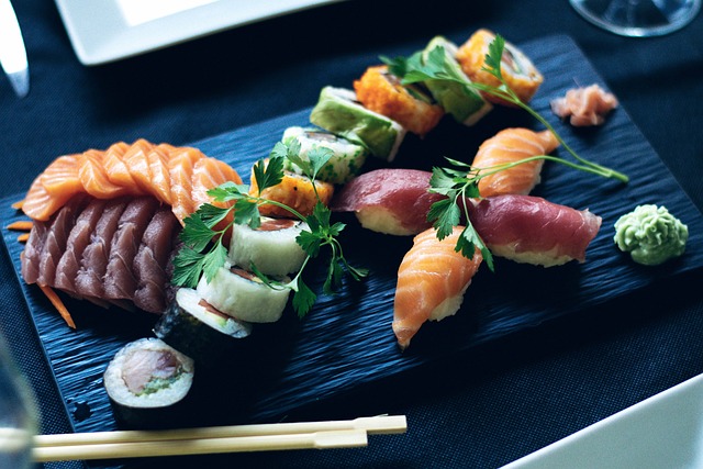 img src="japan_food_delicacy_lamen_travel.jpg"alt="일본 음식 추천메뉴"