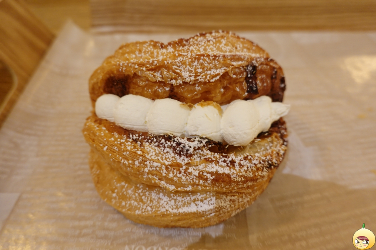 우유크림 사과파이 앞면