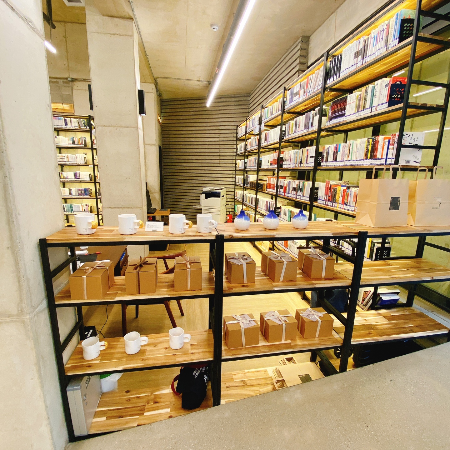 충북 청주 부모산 주봉마을 주봉저수지 한옥 북카페 인문아카이브양림 후마니타스