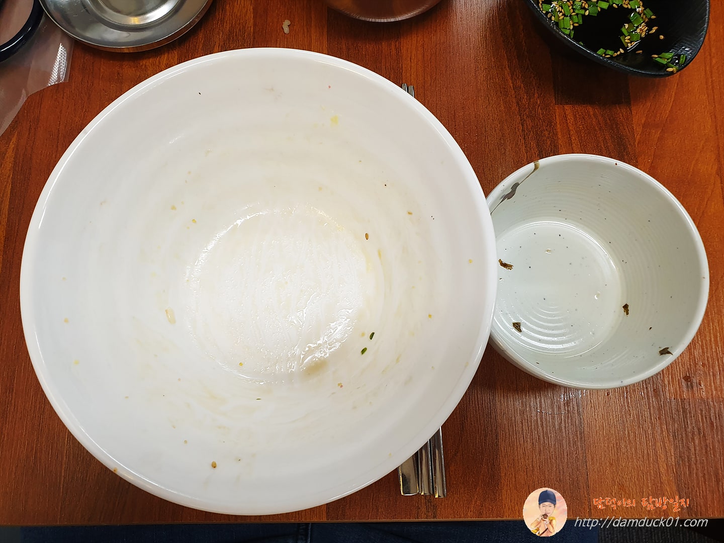 설거지-빈그릇-사발-국그릇-담덕이의탐방일지