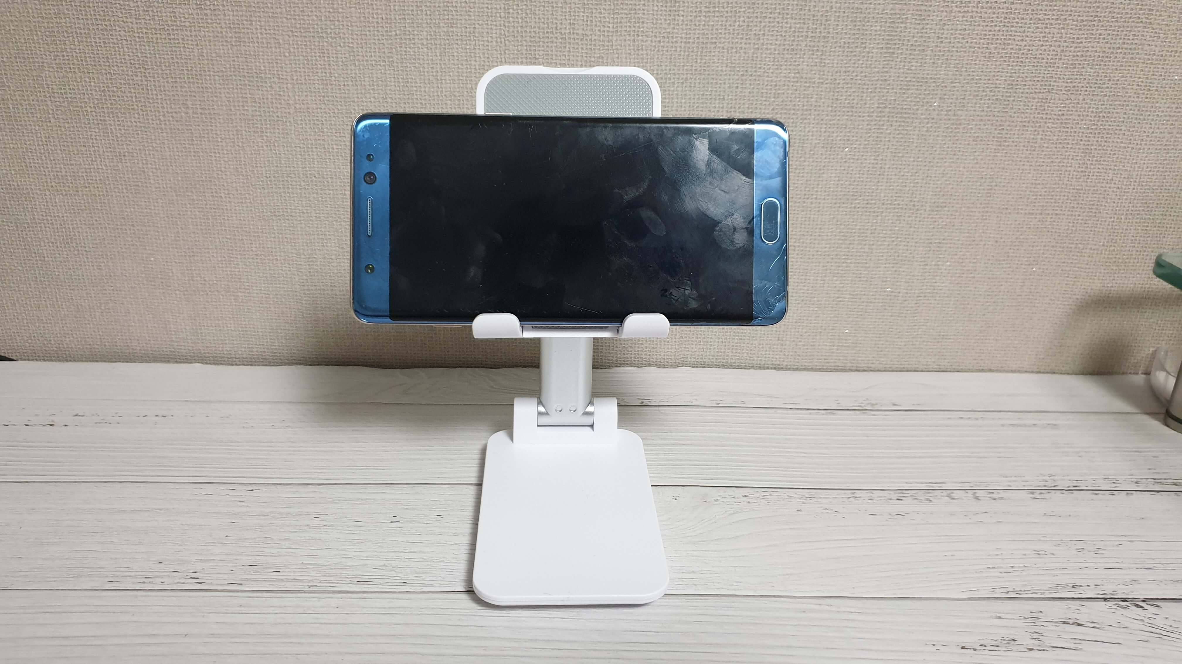 핸드폰-거치대-사진