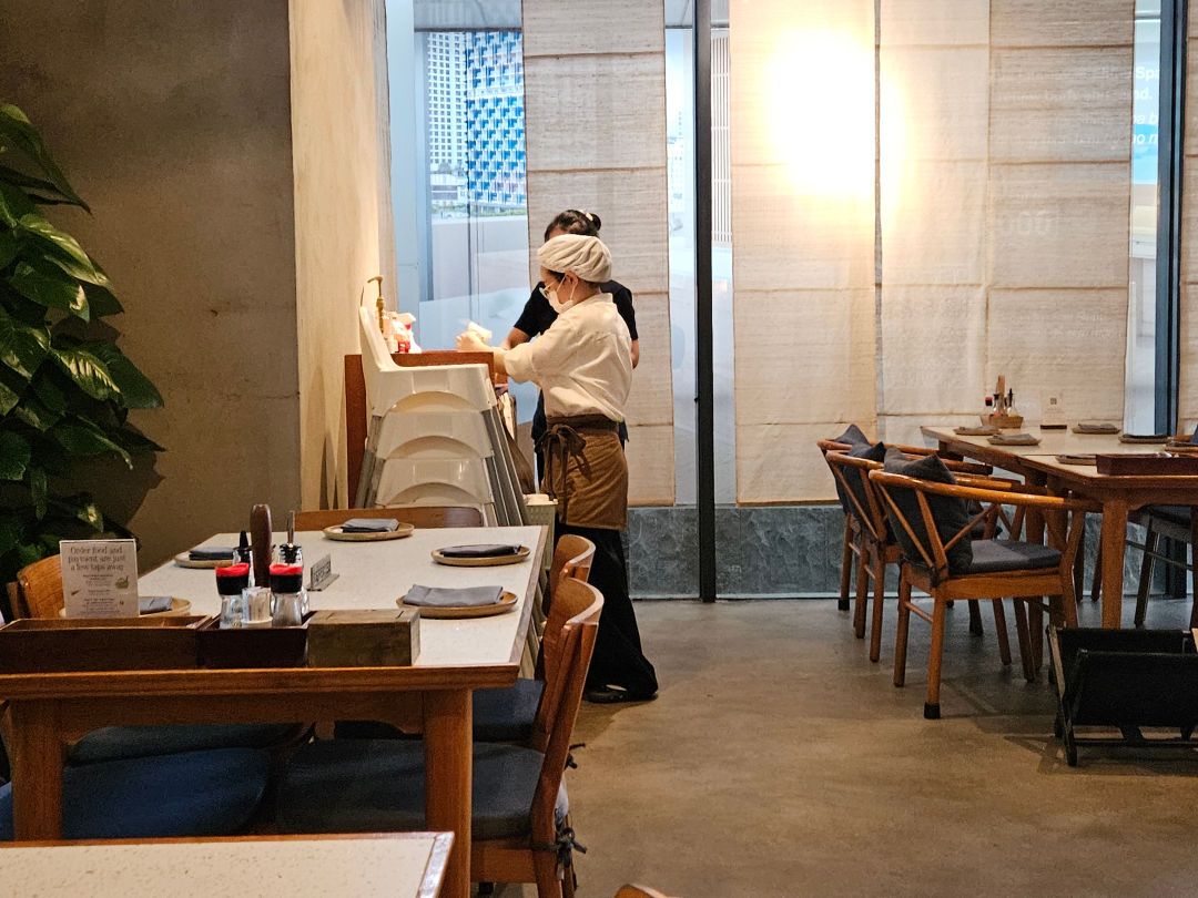 나트랑 포피스 피자 내부